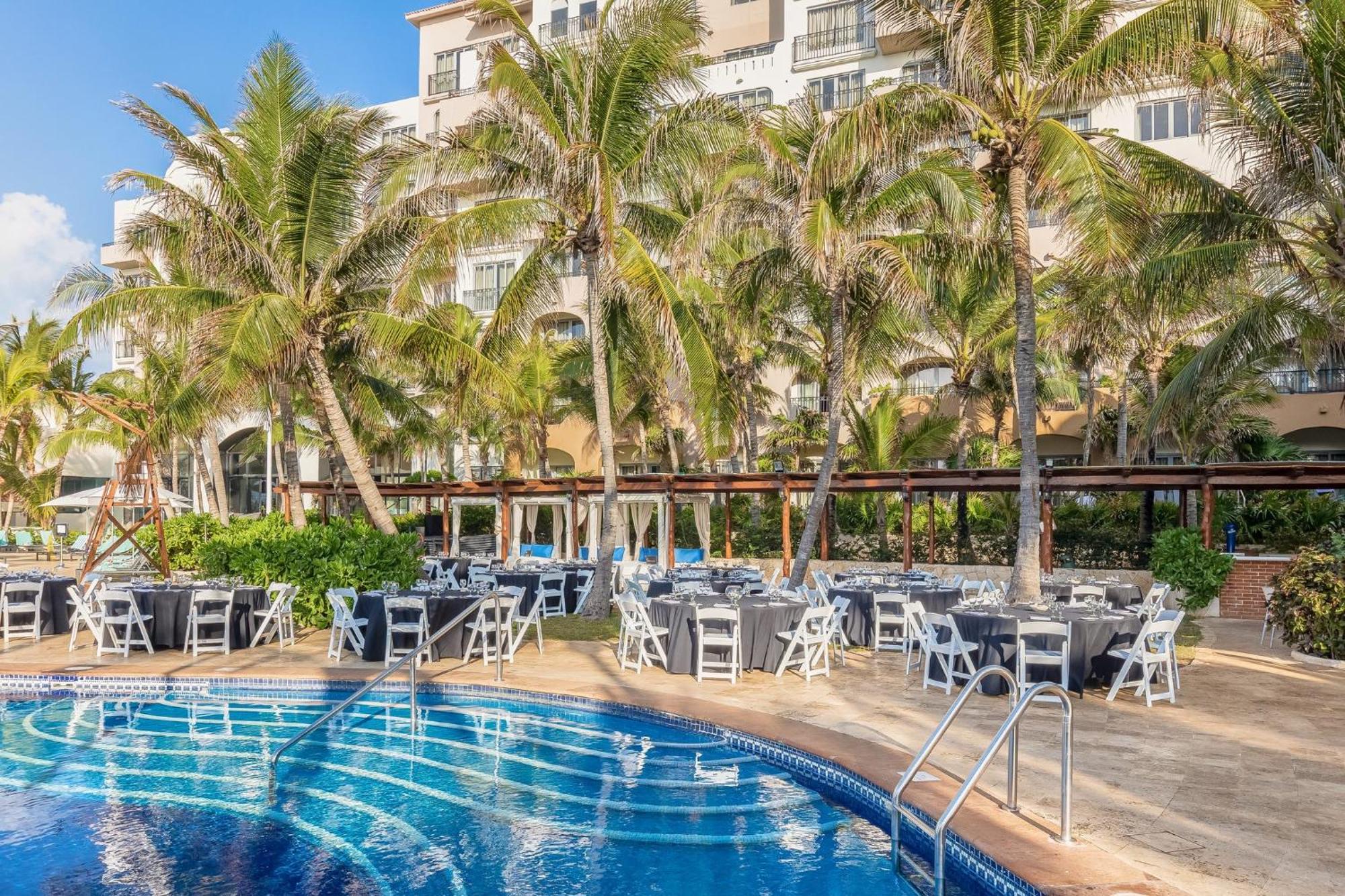 Fiesta Americana Condesa Cancun Exterior photo Pool at the hotel
