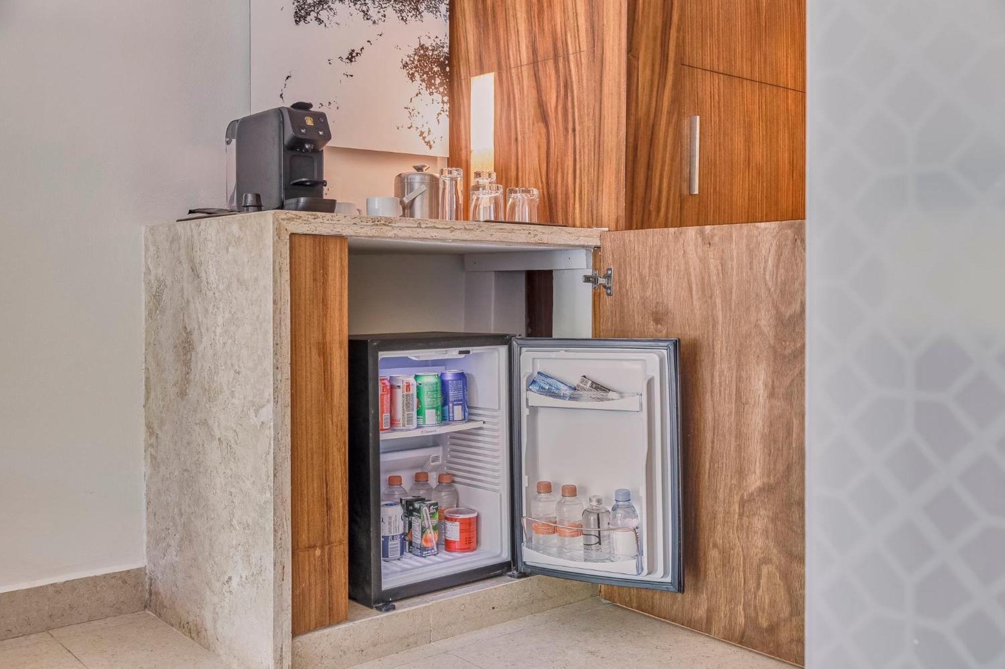 Fiesta Americana Condesa Cancun Exterior photo A mini-bar in a hotel room